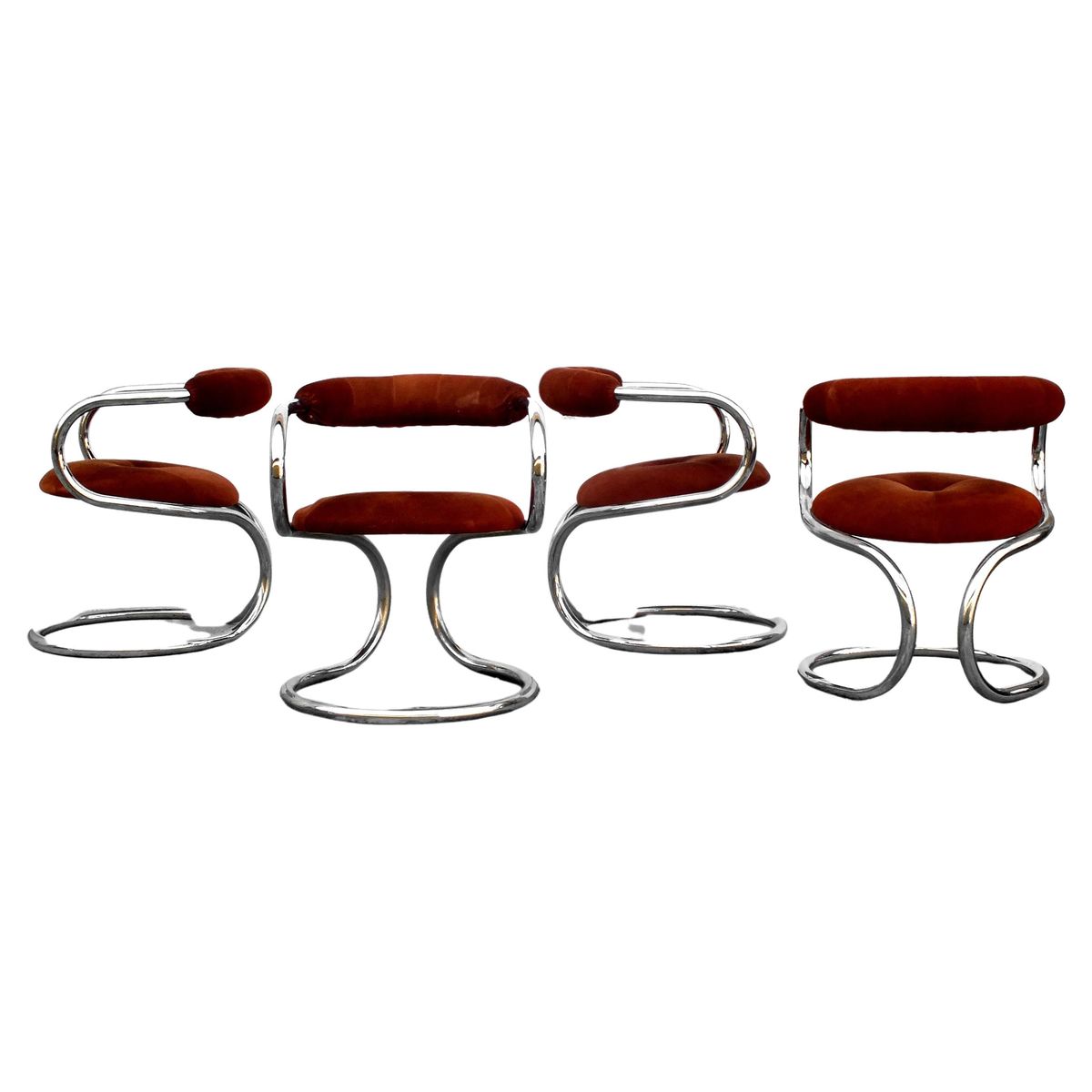 Les années 70 italiennes : chrome, verre fumé, lumière chaude — image 2