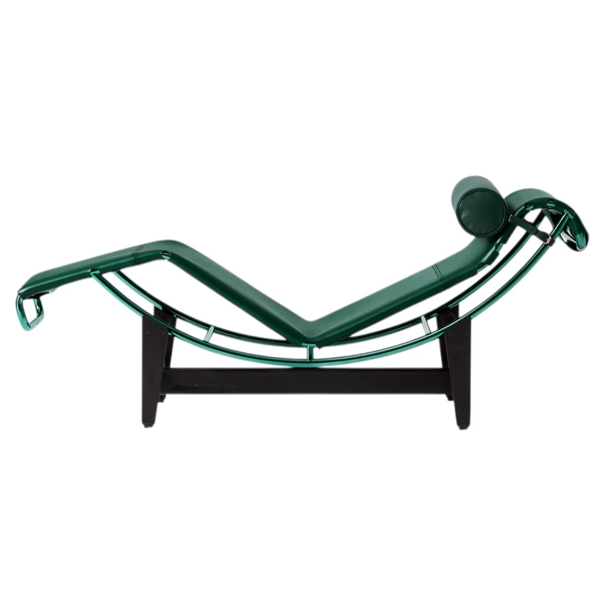 Chaise longue LC4 : l'originale Cassina face aux imitations — article Beyit Magazine