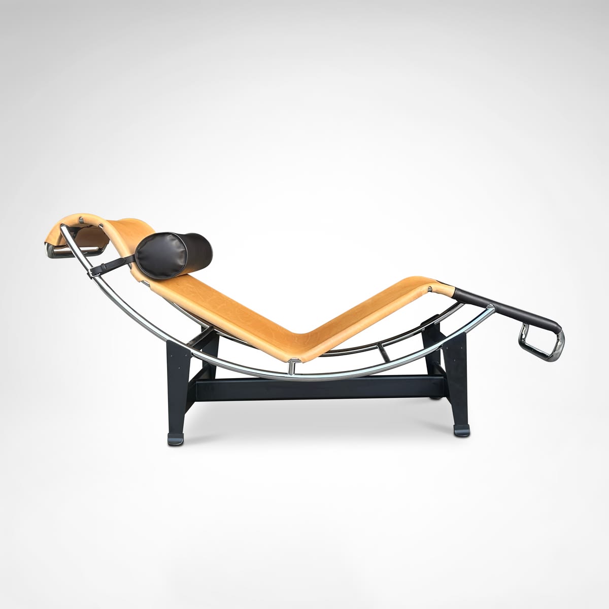 Chaise longue LC4 : l'originale Cassina face aux imitations — illustration 2