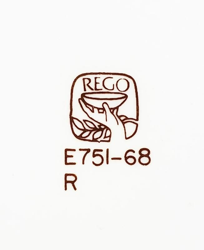 Lire une estampille : Knoll, Thonet, Cassina — illustration 2