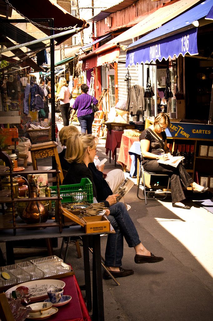 Marché aux puces de Saint-Ouen, allée Paul Bert — image 3