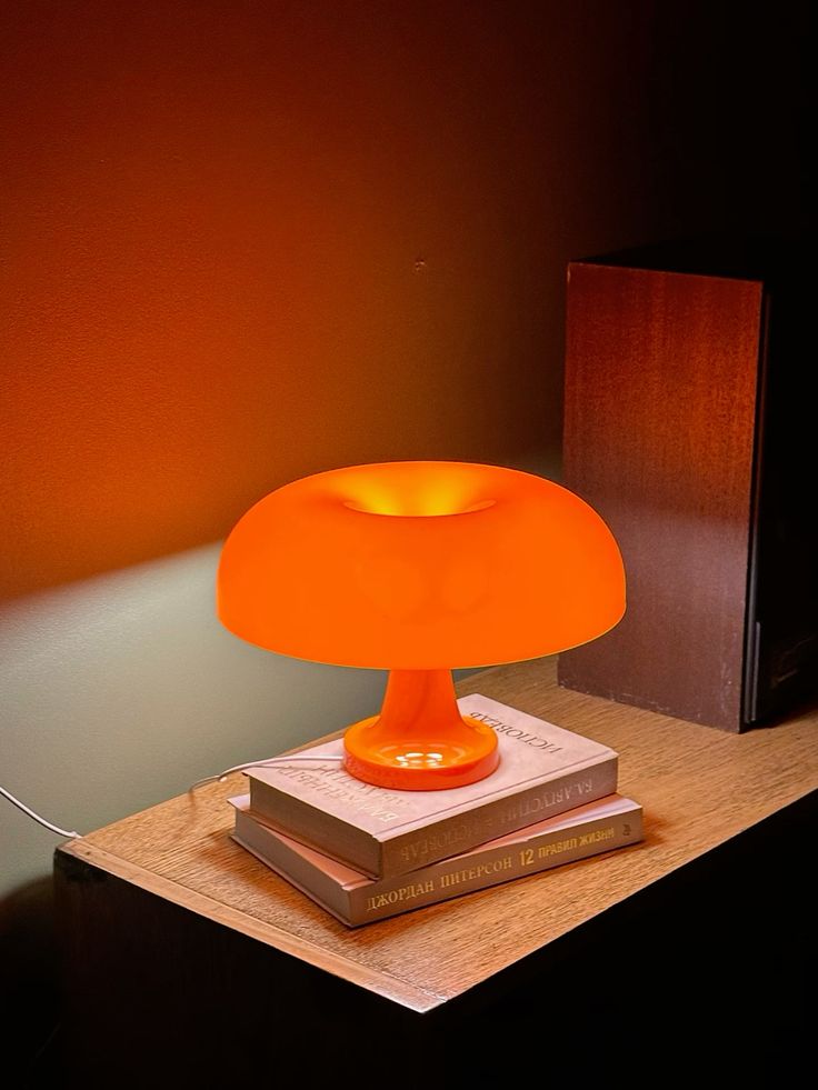Seen Everywhere : la lampe champignon en verre opalin — image 2