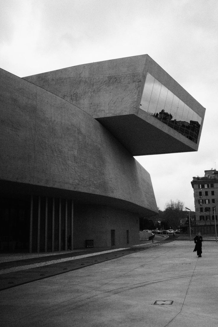 Zaha Hadid : la courbe qui a plié l'architecture — illustration 6