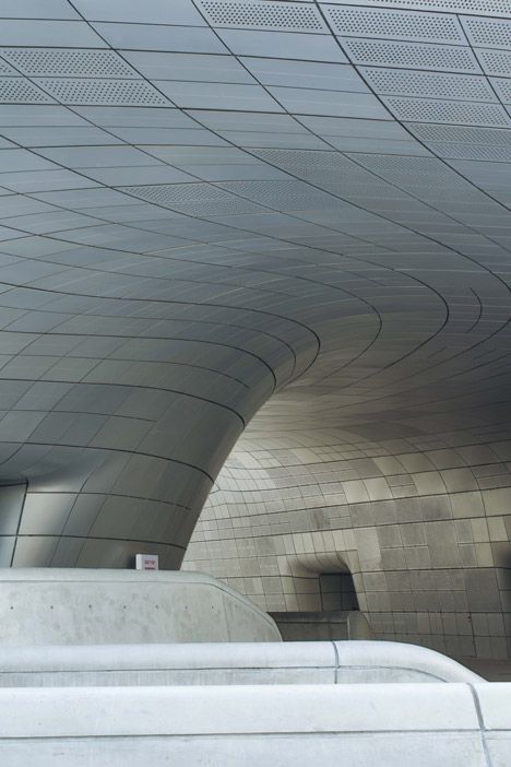 Zaha Hadid : la courbe qui a plié l'architecture — illustration 7