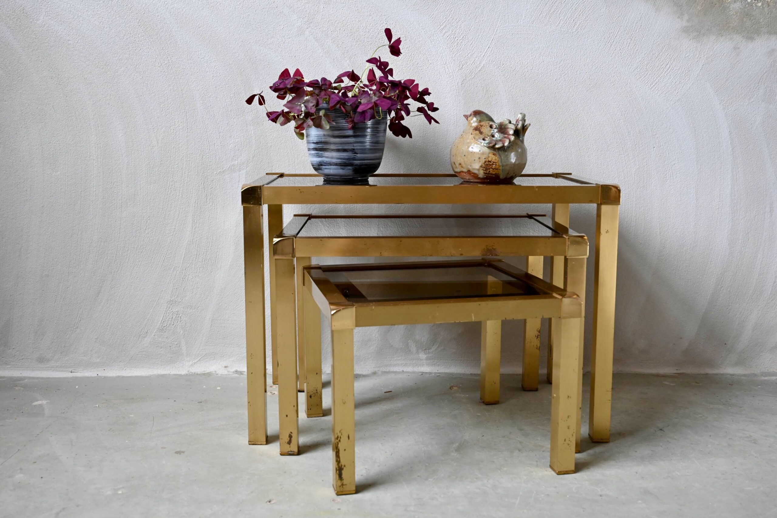 Tables gigognes laiton par Style Pierre Forsell — Beyit